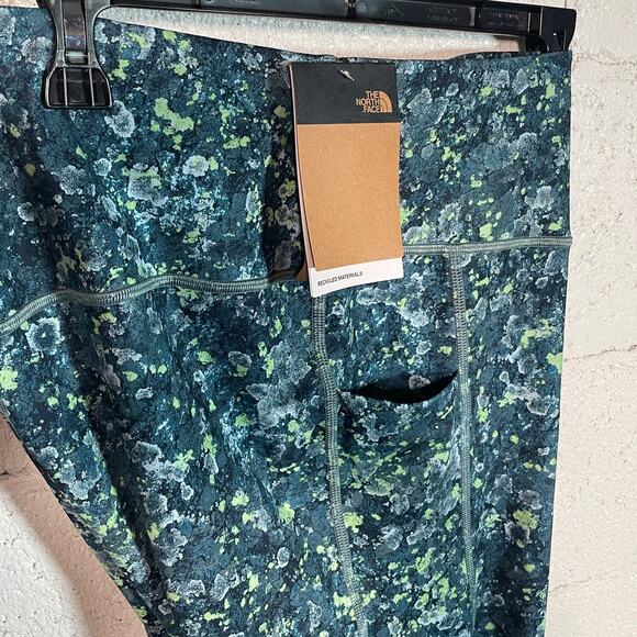 The North Face Plus Size High Rise 7/8 Leggings Beta Blue Lichen Print 2X - Picture 8 of 11